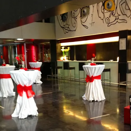 Vincci Zentro Hotell 4*