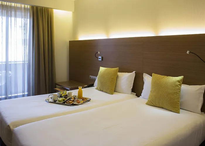 Hotel Vincci Zentro 4*